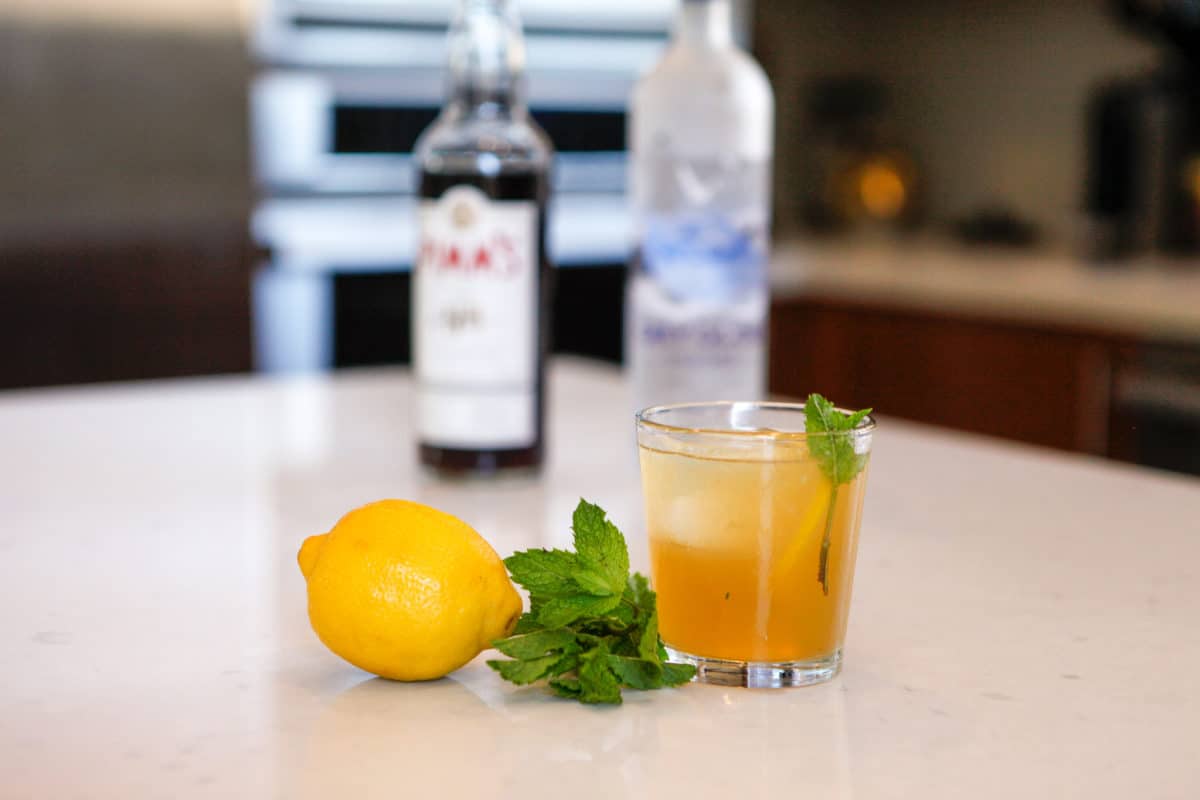 洋書　Summer Cocktail This Berry-Based Cocktail Is Summer in a Glass – Texas Monthly